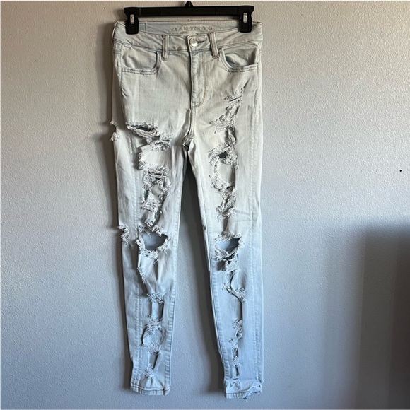 American Eagle Outfitters Denim - American Eagle Women’s Size 4 Light Wash Distressed Hi-Rise Skinny Jeans